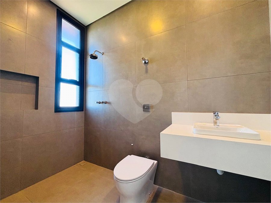 Casa à venda com 4 quartos, sendo 3 suítes, no condomínio Residencial Chácara Ondina, Sorocaba - SP