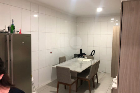 Sobrado à venda com 4 quartos em Jardim Luciana, Itaquaquecetuba, SP