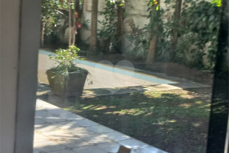 Casa à venda com 3 quartos, sendo 2 suítes, em Morumbi, São Paulo, SP
