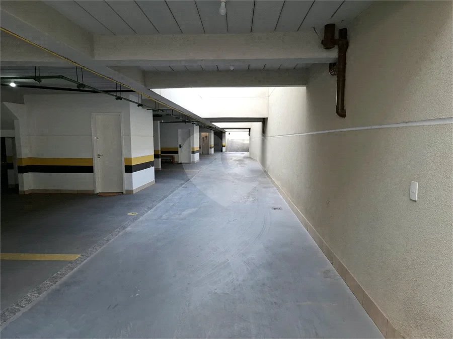 Casa à venda com 3 quartos, sendo 1 suíte, no condomínio Vila Arnoni, São Paulo - SP