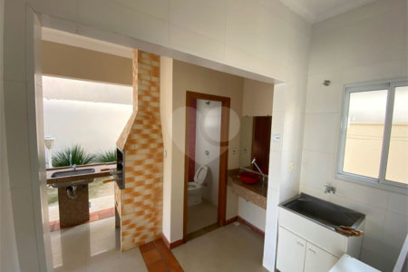 Sobrado para venda no Condomínio padrão Damha I