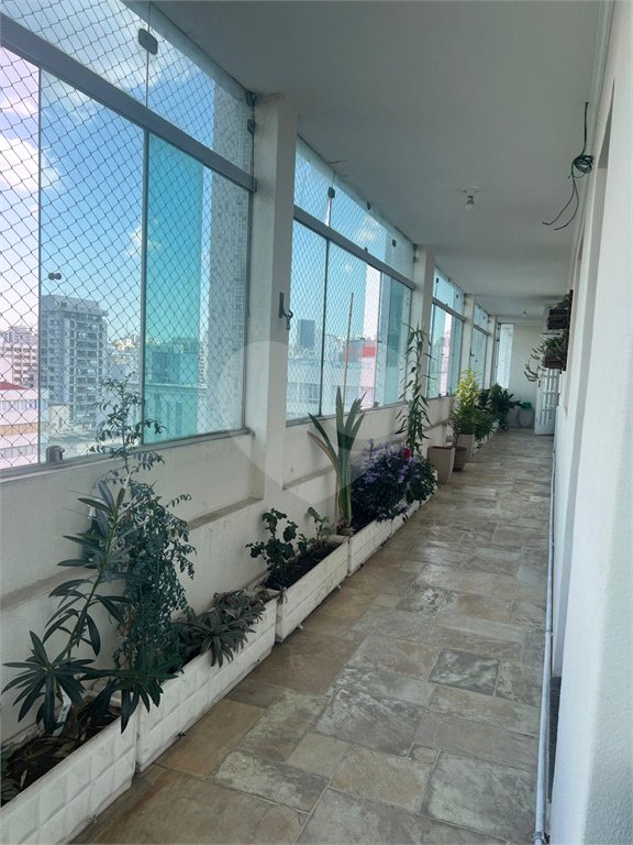 Cobertura penthouse com 486 m², 5 dormitórios e 2 vagas em ótima localização