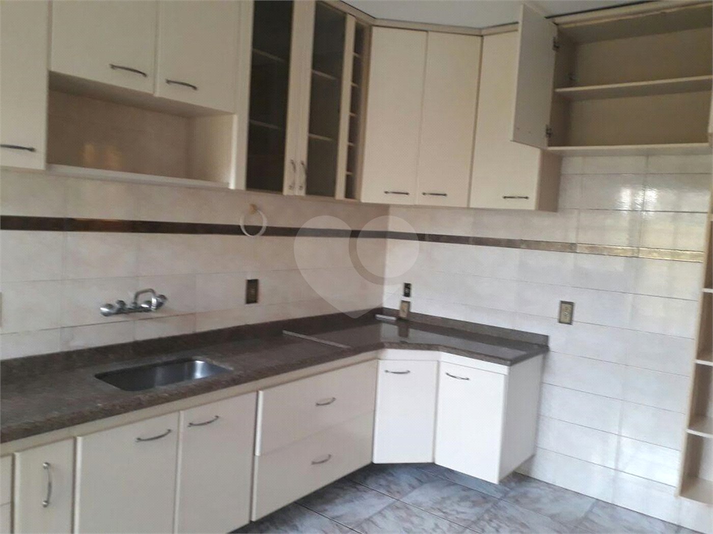 Casa à venda com 3 quartos, sendo 1 suíte, em Jardim Piqueroby, São Paulo, SP