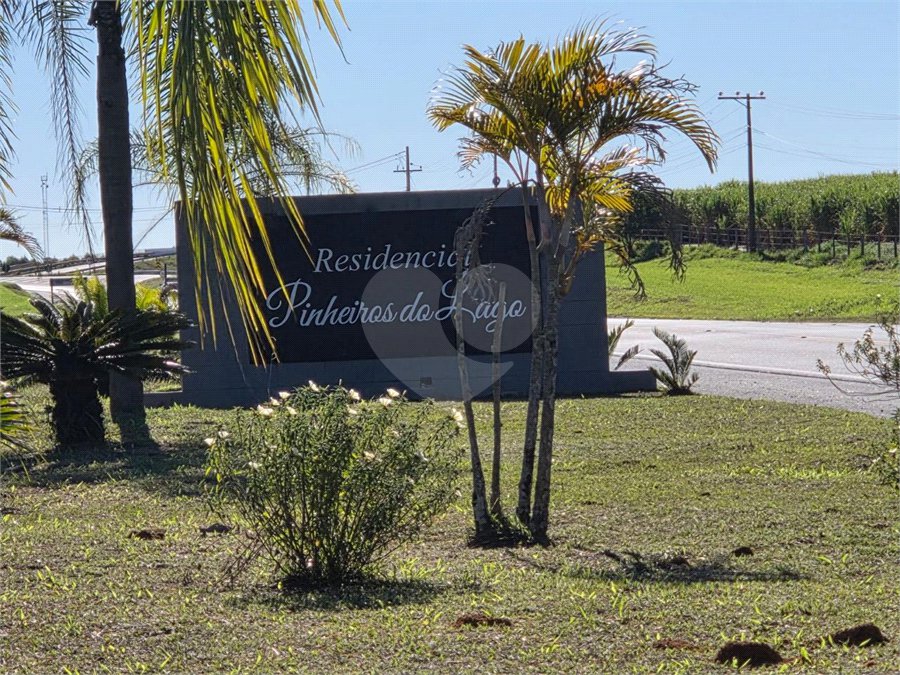 Terreno à venda em Condomínio Residencial Pinheiros do Lago, Alambari, SP