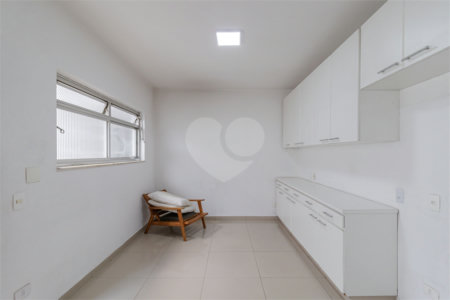Casa Térrea à venda com 4 quartos, sendo 2 suítes, em Bosque da Saúde, São Paulo, SP