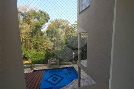 Sobrado à venda com 3 quartos, sendo 2 suítes, em Aruã, Mogi das Cruzes, SP