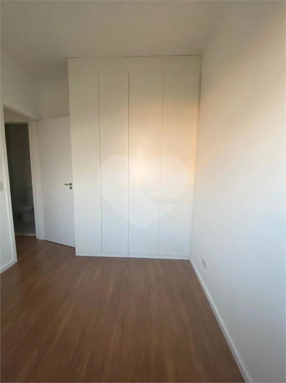 Apartamento à venda ou para alugar com 2 quartos, sendo 1 suíte, em Condomínio Granja Viana Ii, Cotia, SP