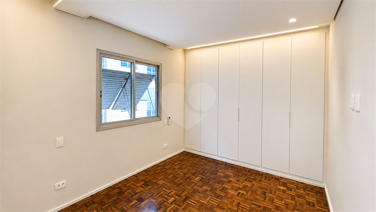 Apartamento à venda com 3 quartos, sendo 1 suíte, em Jardim Paulista, São Paulo, SP