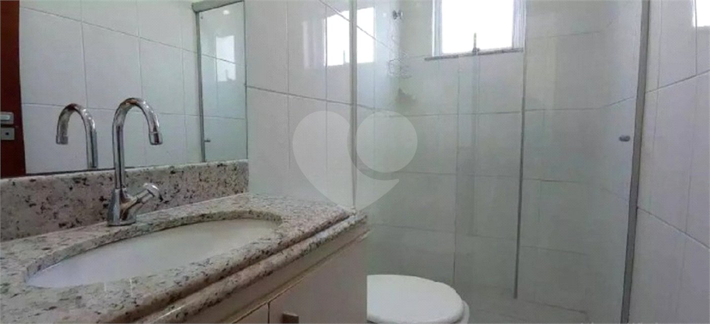 Cobertura à venda com 4 quartos, sendo 2 suítes,  em Algodoal, Cabo Frio, RJ