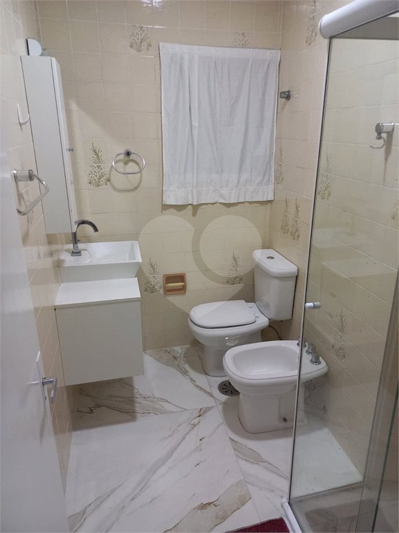 Apartamento à venda com 3 quartos, sendo 1 suíte, em Tortuga, Guarujá, SP