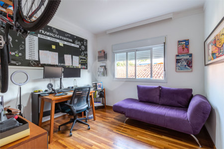 Casa à venda com 3 quartos, sendo 1 suíte, em Alto da Boa Vista, São Paulo, SP