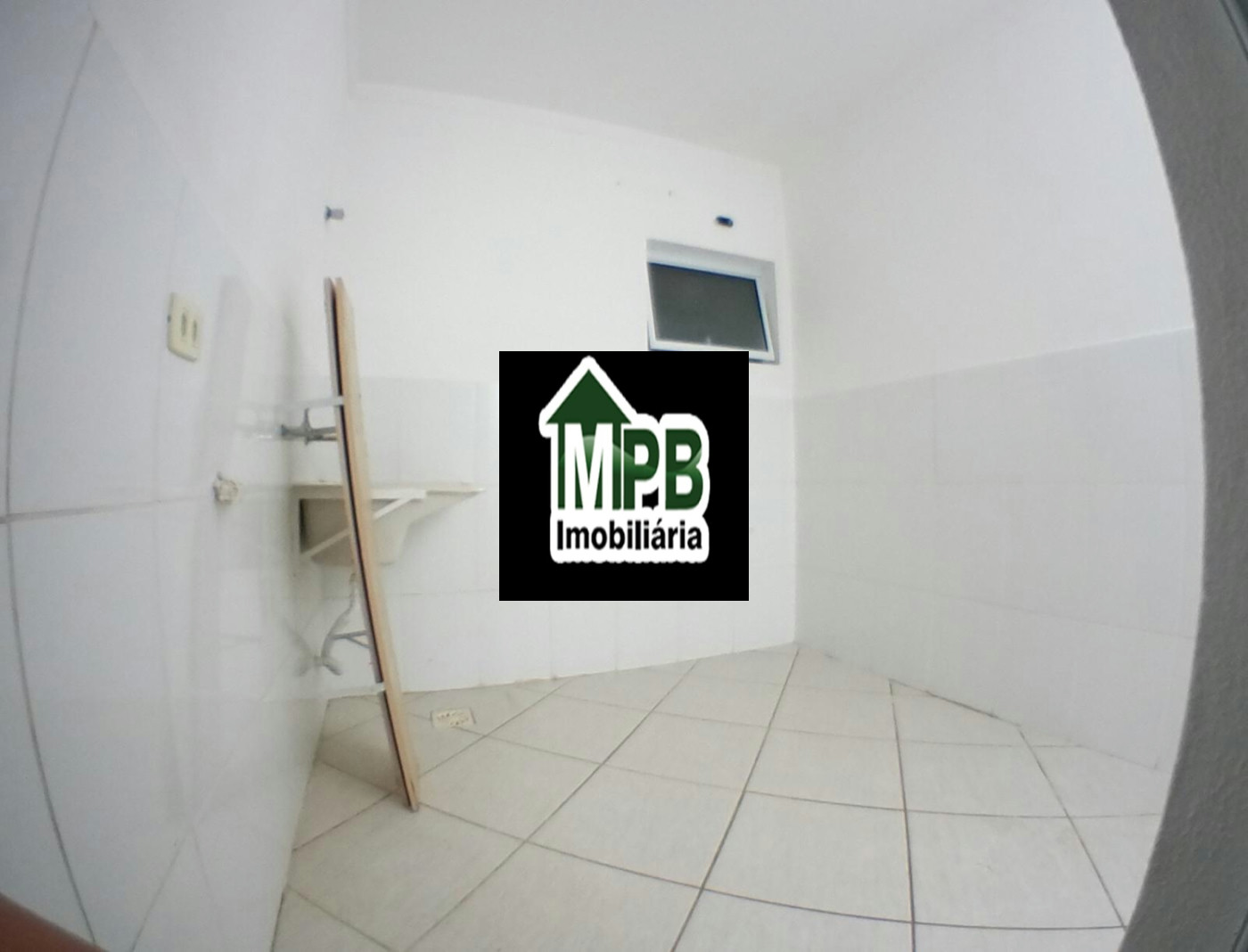 Casa à venda com 2 quartos, sendo 1 suíte, no condomínio Residencial Villaggio Victória, Sorocaba - SP