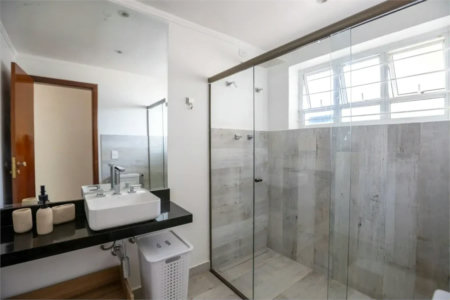 Sobrado à venda com 3 quartos, sendo 2 suítes, em Jardim Leonor, São Paulo, SP