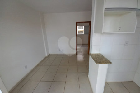 Apartamento no Condomínio Veneza
