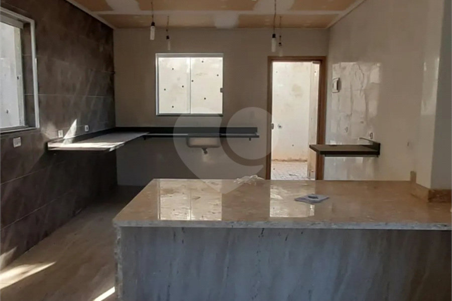 Casa nova na Serra da Cantareira com 3 suítes
