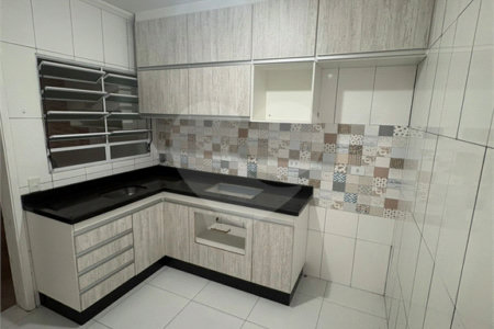 Casa à venda com 2 quartos no condomínio Carvalho Lagares, Poá - SP