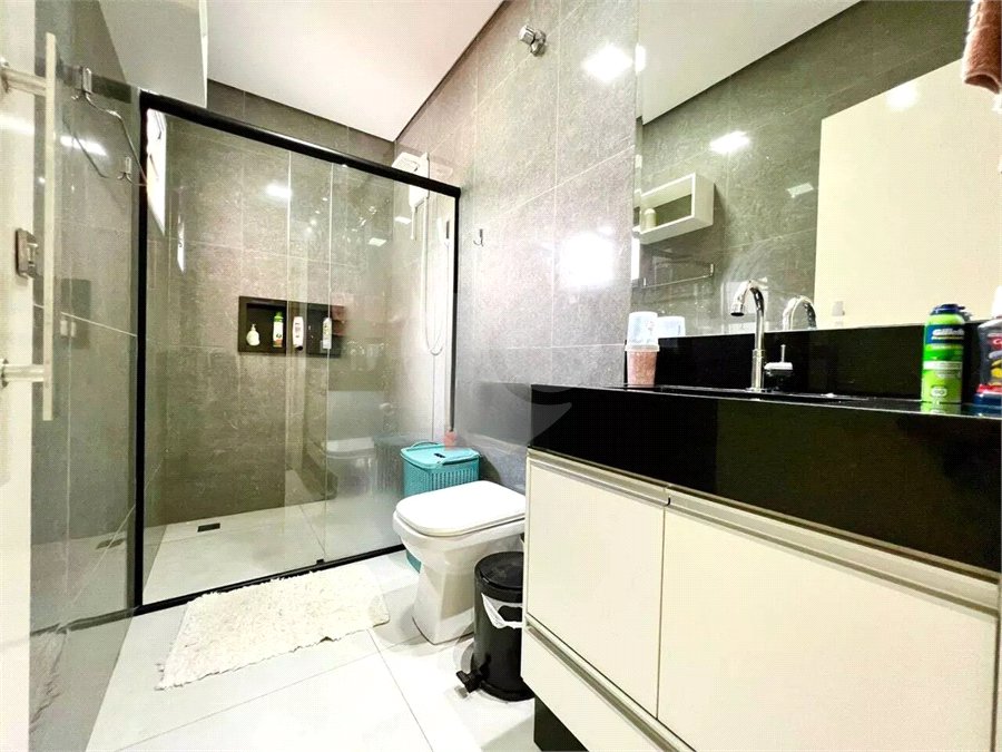 Sobrado à venda com 3 quartos, sendo 1 suíte,  em Residencial Jardim Nathália, Sorocaba, SP