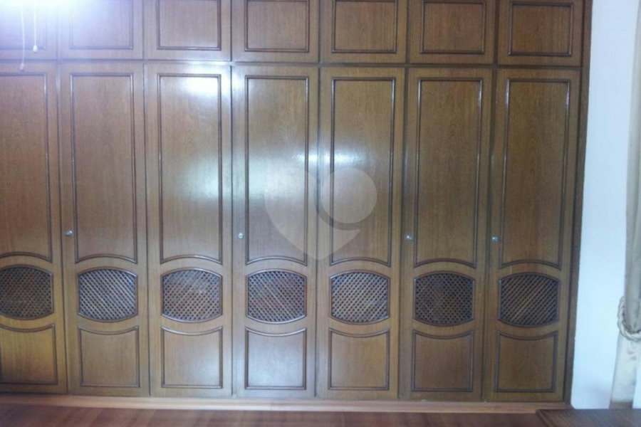 Casa Térrea à venda com 4 quartos, sendo 2 suítes,  em Jardim Floresta, São Paulo, SP