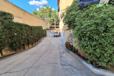 Casa à venda com 3 quartos, sendo 1 suíte, no condomínio Villaggio Tronchim, São Paulo - SP