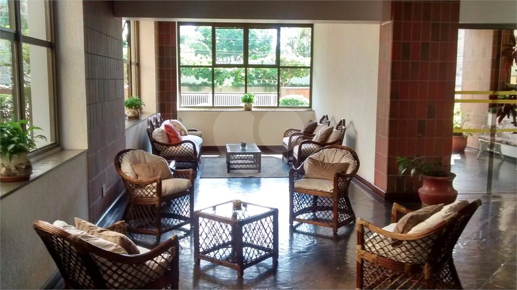 Apartamento à venda com 3 quartos, sendo 1 suíte, em Parque Enseada, Guarujá, SP