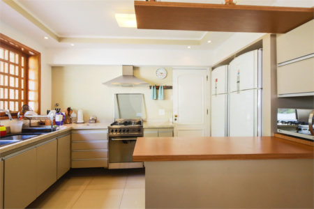 Casa à venda com 4 quartos, sendo 1 suíte,  em Interlagos, São Paulo, SP