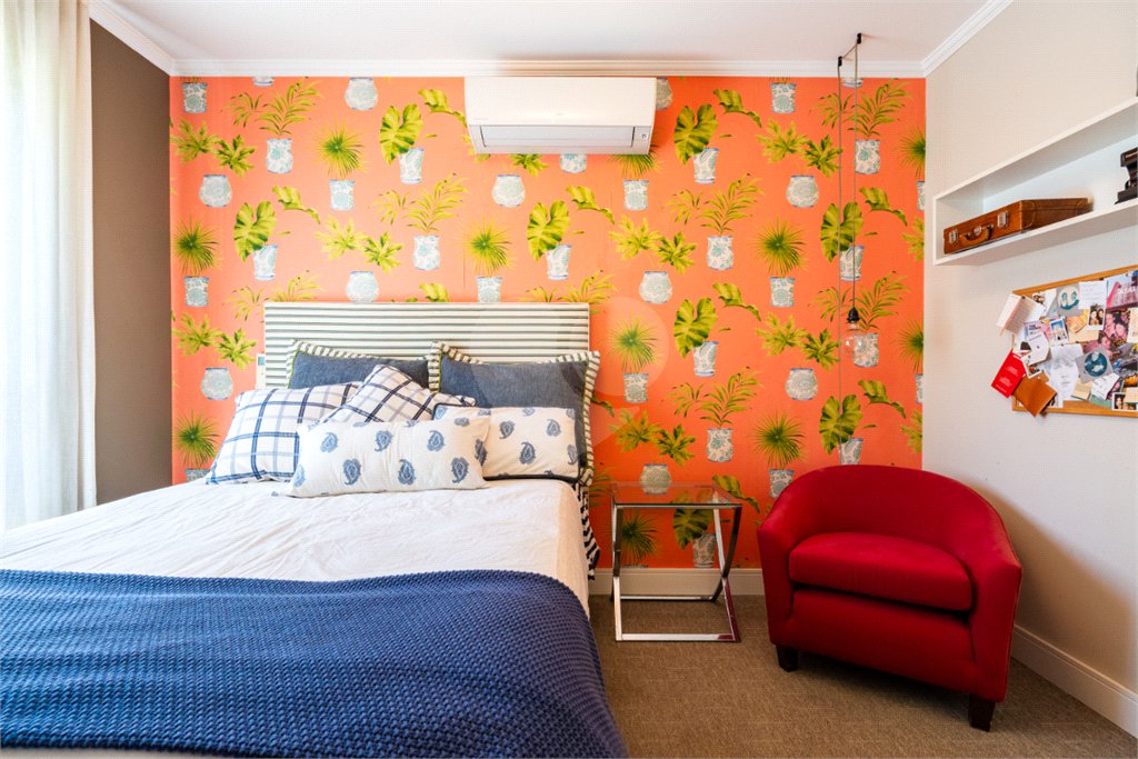 Apartamento à venda com 3 quartos, sendo 1 suíte, em Moema, São Paulo, SP