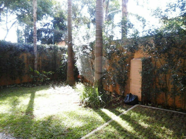 Casa para alugar com 4 quartos, sendo 2 suítes,  no condomínio Palm Garden, São Paulo - SP