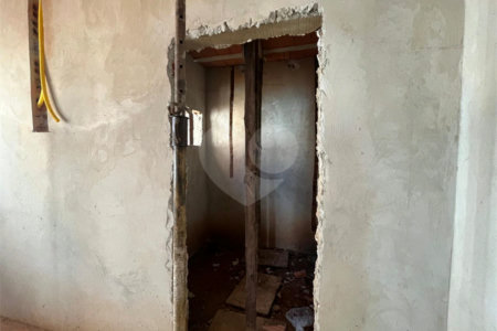 Casa à venda com 2 quartos, sendo 1 suíte,  no condomínio Tivolli, Itapetininga - SP