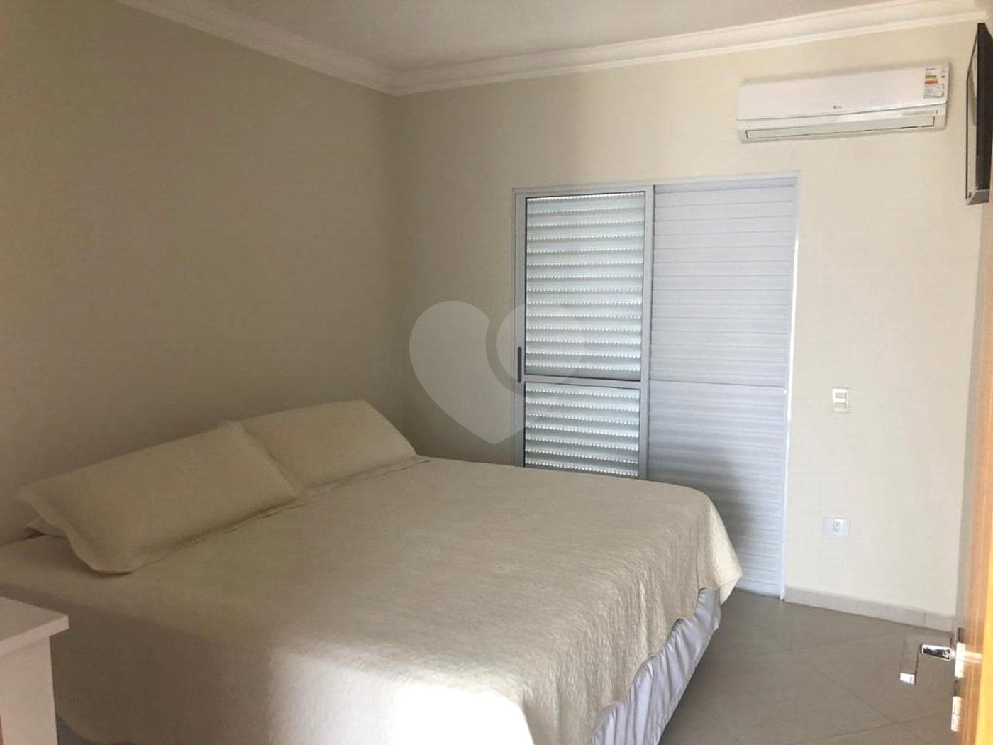 Casa à venda com 3 suítes no condomínio Parque das Graças, Atibaia - SP