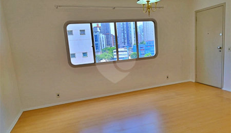 Apartamento à venda com 3 quartos, sendo 1 suíte,  em Vila Olímpia, São Paulo, SP