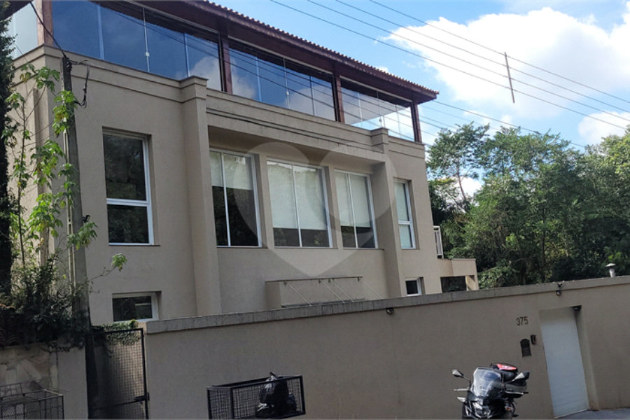Casa à venda ou para alugar com 3 suítes no condomínio Sausalito, Mairiporã - SP