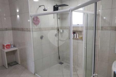 Casa à venda com 4 quartos, sendo 2 suítes, no condomínio Residencial Jardim das Palmeiras, Vinhedo - SP