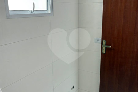 Sobrado à venda com 3 quartos, sendo 1 suíte,  em Calmon Viana, Poá, SP