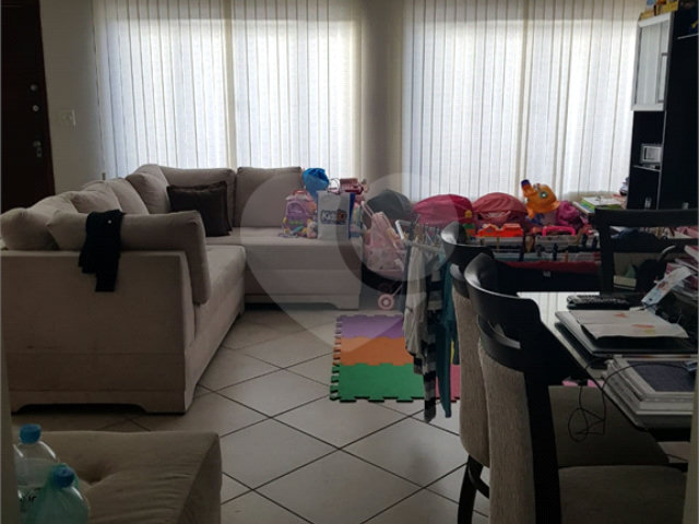 Casa à venda com 3 quartos, sendo 1 suíte,  no condomínio Res Azaléias, São Paulo - SP