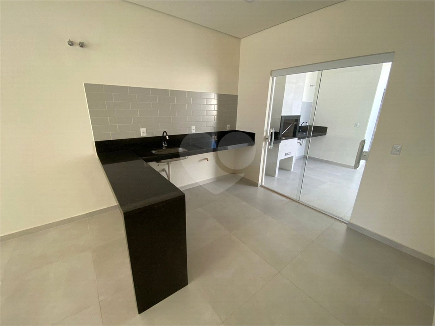 Casa à venda com 3 quartos, sendo 1 suíte, no condomínio Horto Florestal Villagio, Sorocaba - SP