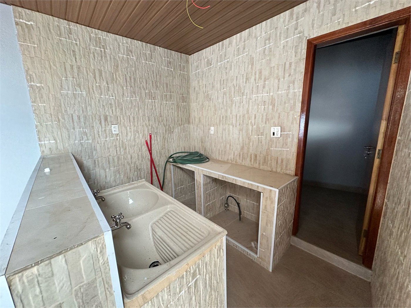 Casa à venda com 2 quartos, sendo 1 suíte, em Vila São José, Indaiatuba, SP