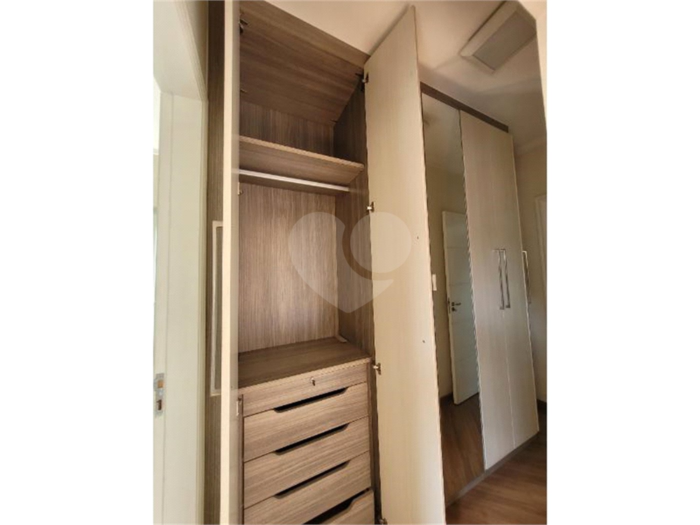 Casa à venda com 3 quartos, sendo 1 suíte,  no condomínio Maximus I, São Paulo - SP