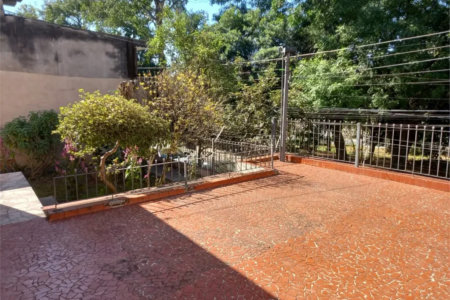 Casa à venda com 3 quartos, sendo 1 suíte,  em Vila Tiradentes, São Paulo, SP