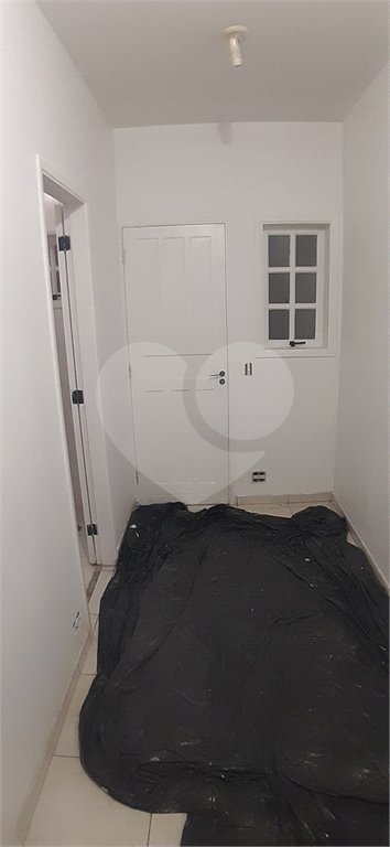 Casa à venda com 3 quartos, sendo 1 suíte, no condomínio Village Palmas, São Paulo - SP