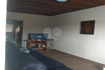 Casa Térrea à venda com 3 quartos em Jardim Alvinópolis, Atibaia, SP