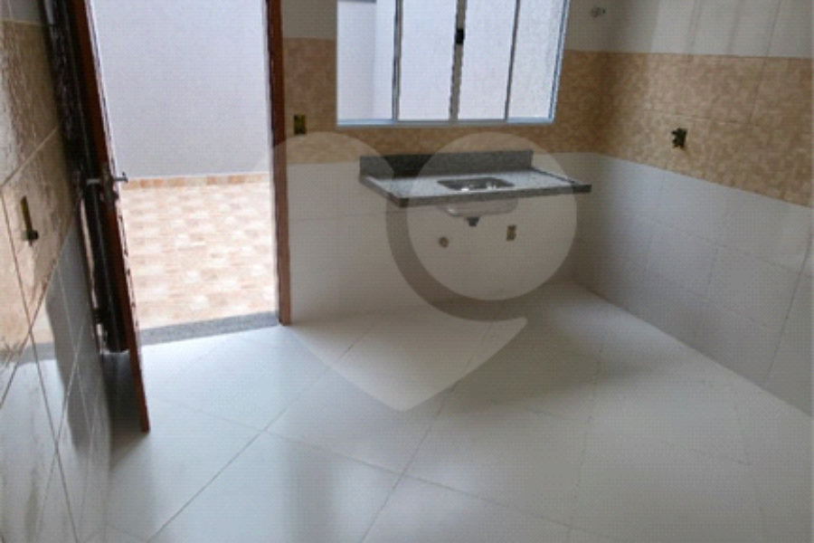 Sobrado à venda com 2 quartos em Guaianazes, São Paulo, SP