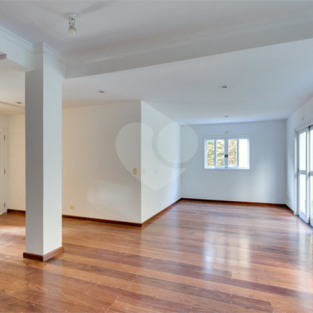 Casa para alugar com 4 quartos, sendo 2 suítes, no condomínio Cassiano Ricardo, São Paulo - SP