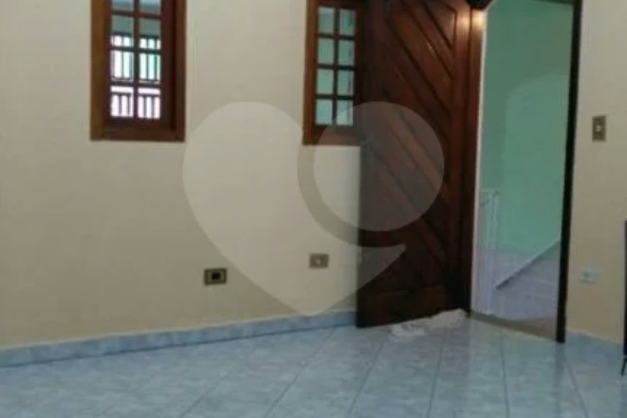 Sobrado à venda com 3 quartos, sendo 1 suíte, em Tremembé, São Paulo, SP