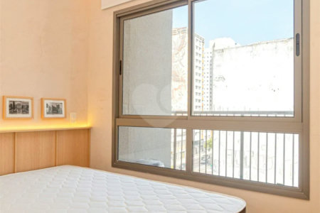 Apartamento - Prox Paulista - 1 quarto - varanda - 1 banheiro - sem garagem