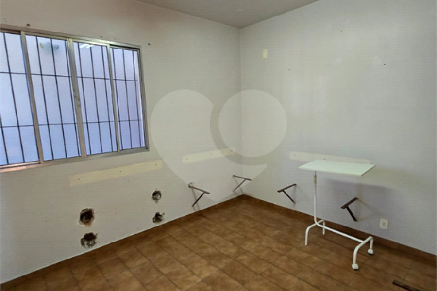 Sobrado à venda com 5 quartos, sendo 1 suíte, em Vila Bonilha, São Paulo, SP