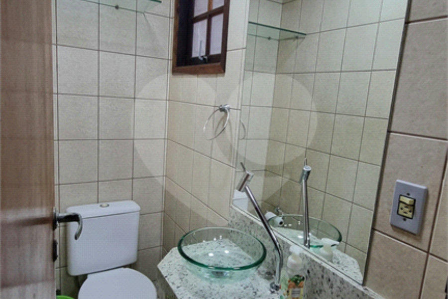 Sobrado à venda com 4 quartos, sendo 1 suíte, em Tremembé, São Paulo, SP