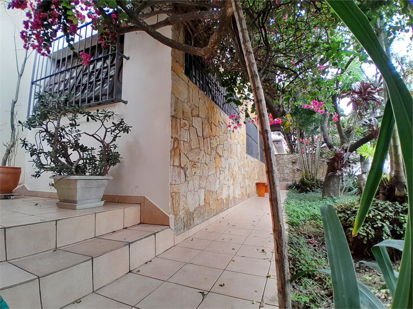 Casa Térrea à venda com 4 quartos, sendo 1 suíte, em Parque Continental, São Paulo, SP