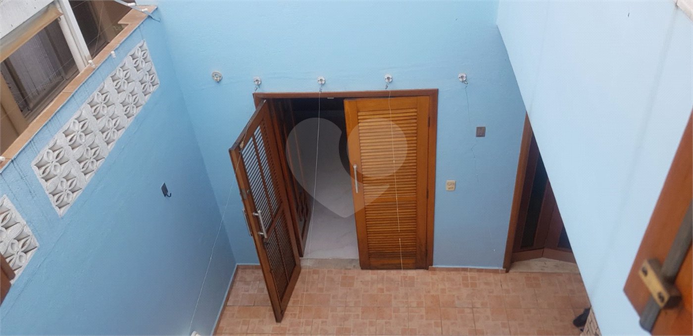 Sobrado à venda com 4 quartos, sendo 2 suítes, em Vila Hamburguesa, São Paulo, SP