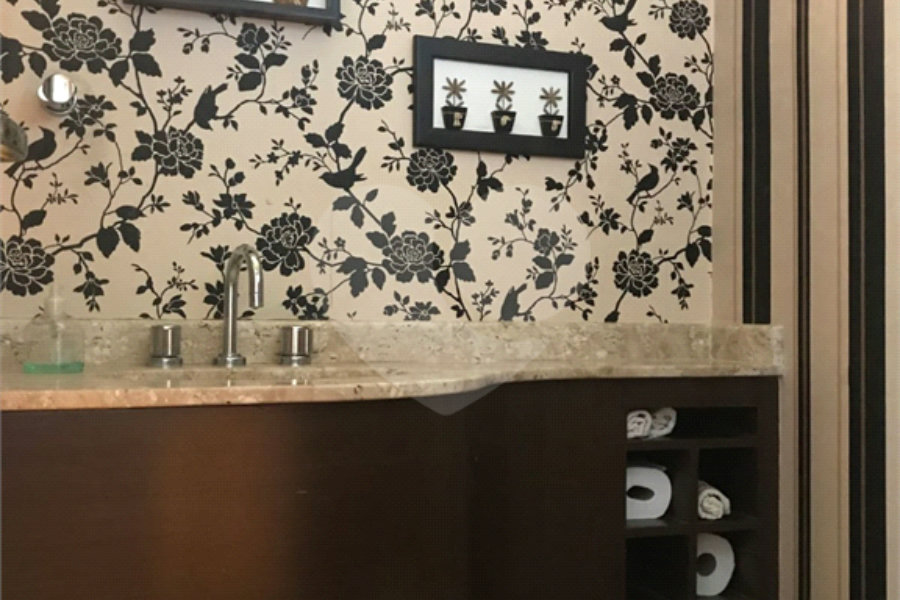 Casa à venda com 4 quartos, sendo 3 suítes, no condomínio Alpes da Cantareira, Mairiporã - SP