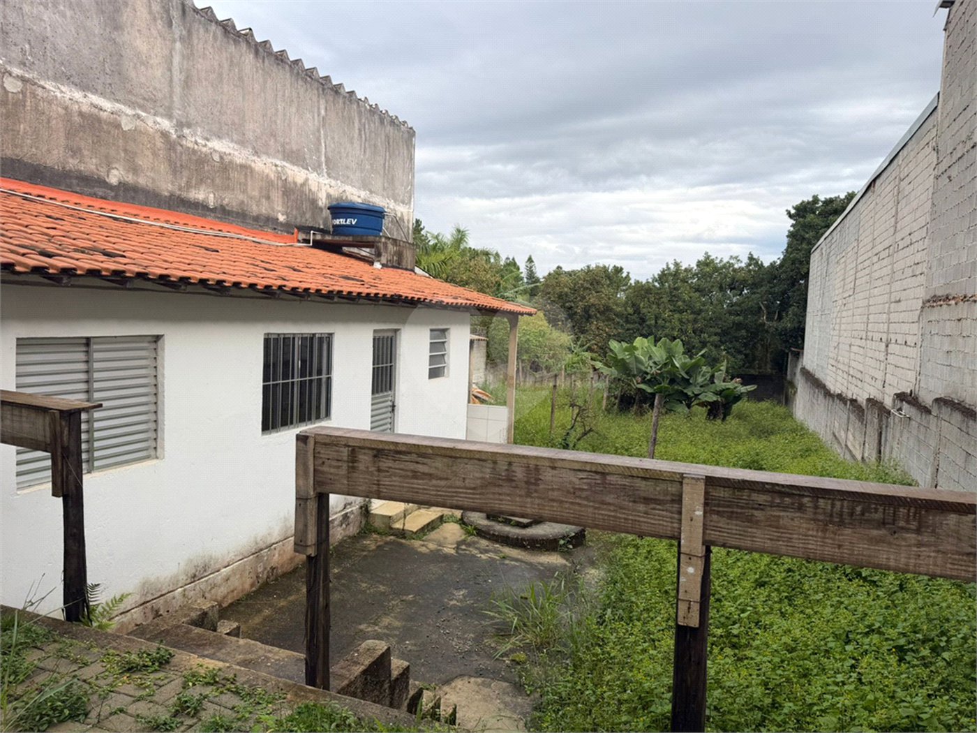 Casa à venda com 3 quartos, sendo 1 suíte, em Chácara Primavera, Suzano, SP